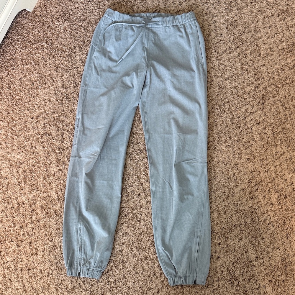 Lululemon Light Gray Joggers Size 2